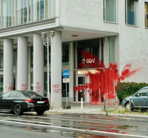 Direct Action: anti genocide activists targeted insurance association offices in Berlin